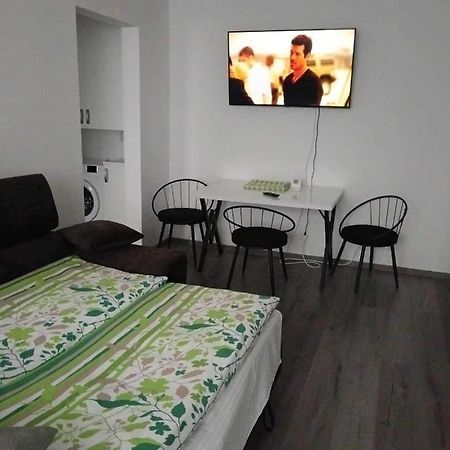 Enci Kiado Apartman Miercurea Ciuc Ngoại thất bức ảnh