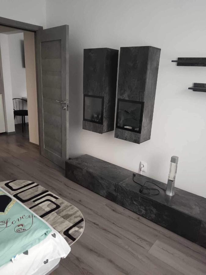 Enci Kiado Apartman Miercurea Ciuc Ngoại thất bức ảnh